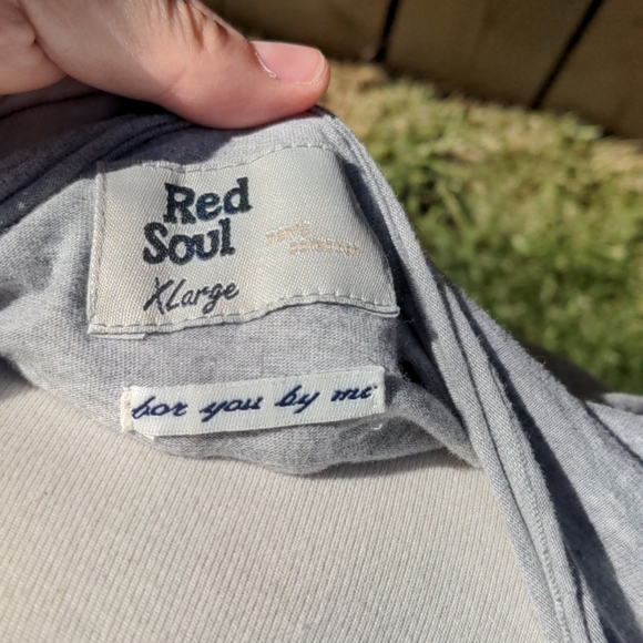 U-neck tshirt - Picture 3 of 4